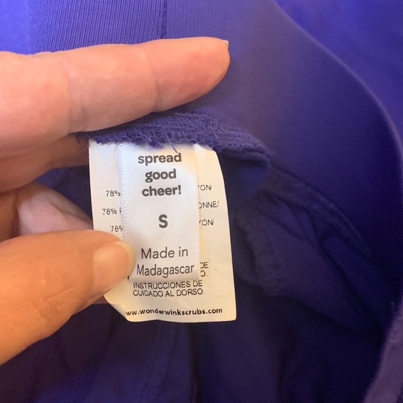 WonderWink four piece bundle - Picture 8 of 9